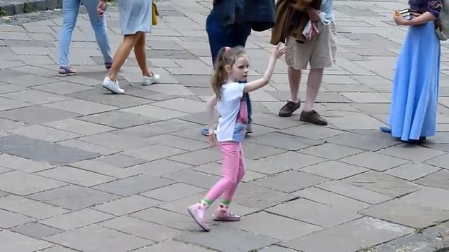 Почти сидячая харинама на Пандава Экадаши 5.06.17 Киев, рядом с истор. музеем. смотреть онлайн