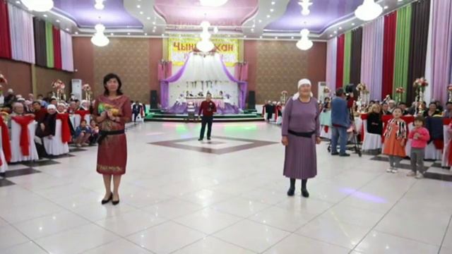 тойдогу кызыктуу оюн))) смотреть онлайн
