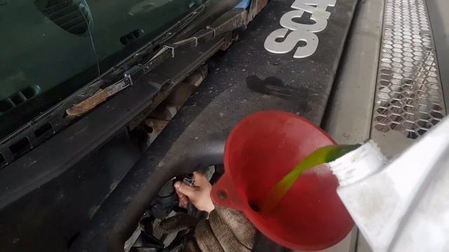 Скания течь антифриза из под ГБЦ часть 2 смотреть онлайн