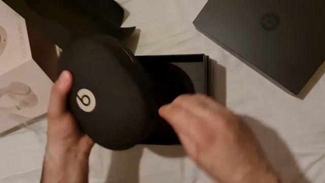beats studio3 wireless silent onboxing . смотреть онлайн