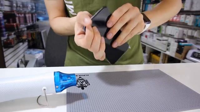 Изменить iPhone за минуту! Поклейка пленки на iPhone 11 Alpha Skin смотреть онлайн