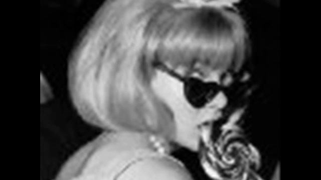 SUE LYON _ LOLITA YA YA.wmv смотреть онлайн
