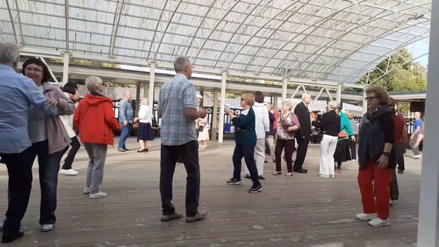 Танцы !!! Парк Останкино !!! смотреть онлайн