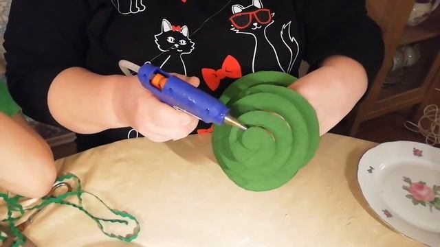 Новогодняя елочка - поделка в садик, школу из картона / DIY смотреть онлайн