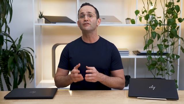 HP's Dragonfly Pro Review: What a mess! смотреть онлайн