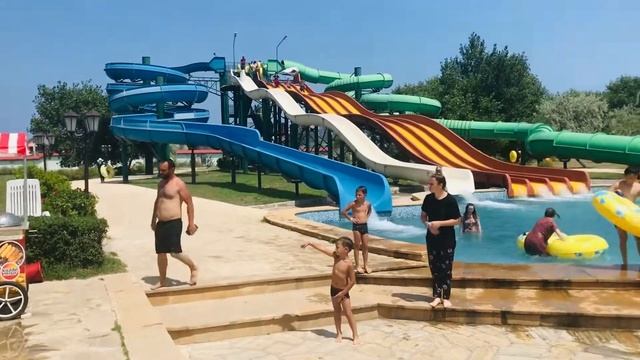 Аквапарк Акваленд в Махачкале. смотреть онлайн