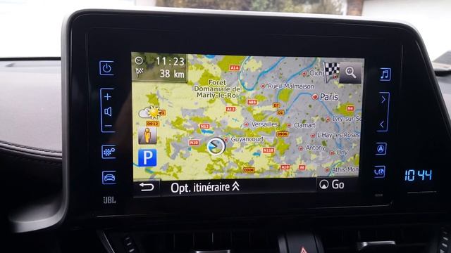 Toyota C-HR : fonctionnement du GPS смотреть онлайн