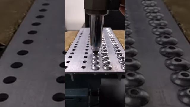 Đinh rive 6.4/Súng bắn đinh rive Rocol RL-4000H/Bắn đinh rive 6.4 lên tấm kim loại dày siêu đẹp. смотреть онлайн