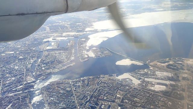 Лечу на Ан-26 над Петербургом и Финским заливом под песню Антонова смотреть онлайн