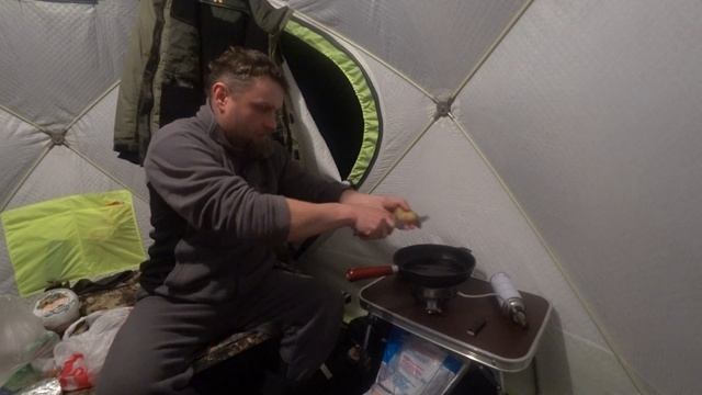 Рыбалка Ночью на Реке Кашинка. Отличный Клев. смотреть онлайн