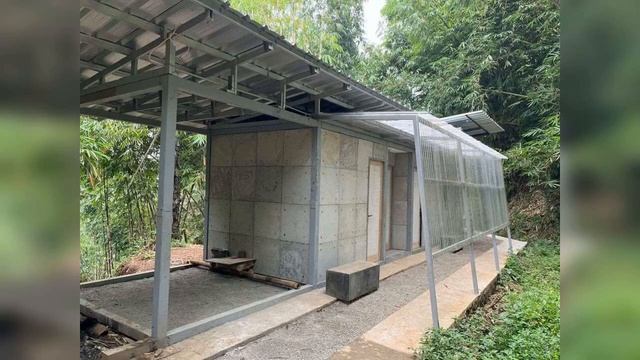 Современный дом из использованных подгузников смотреть онлайн
