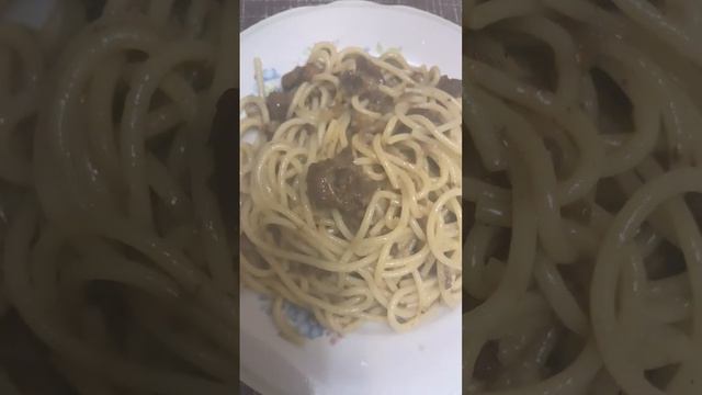 Макароны с тушенкой!