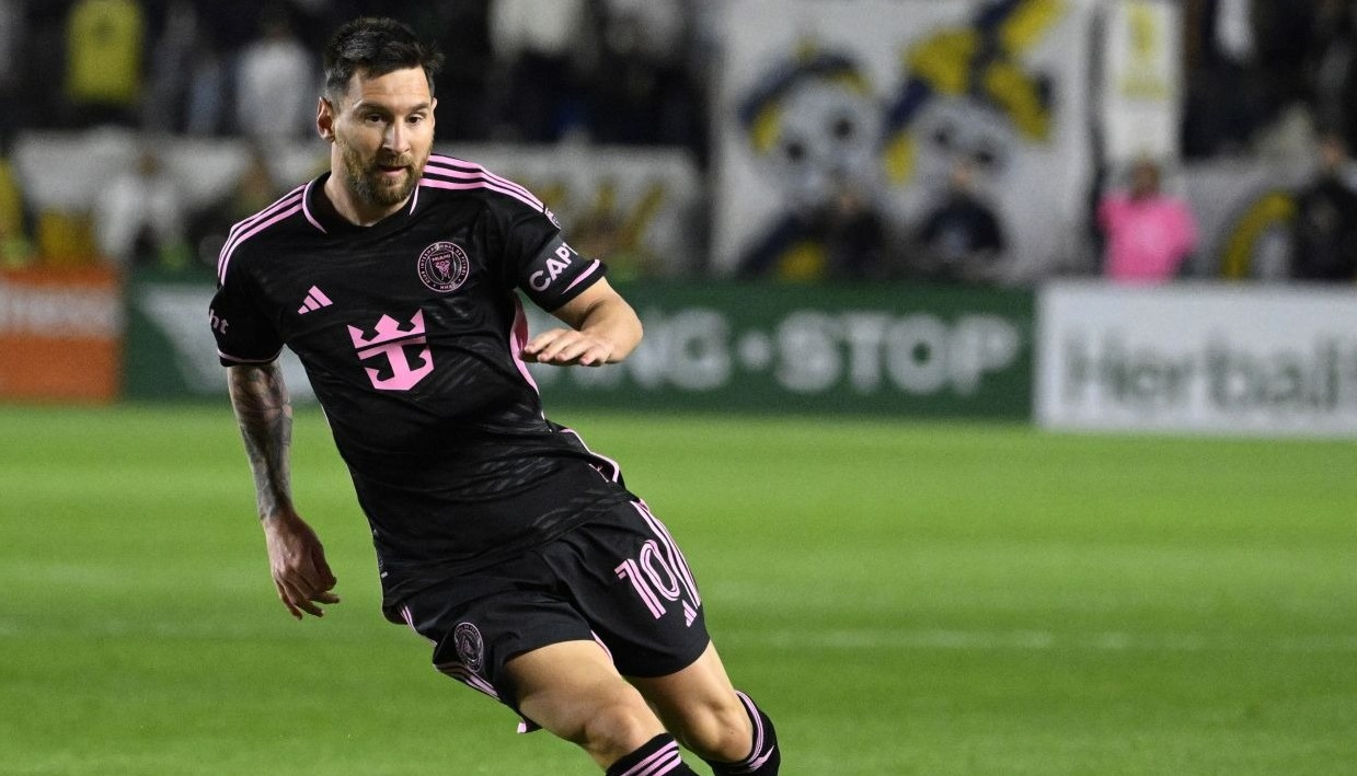 Гол Месси, спасший «Интер Майами» от поражения в матче с «Лос-Анджелес Гэлакси» смотреть онлайн