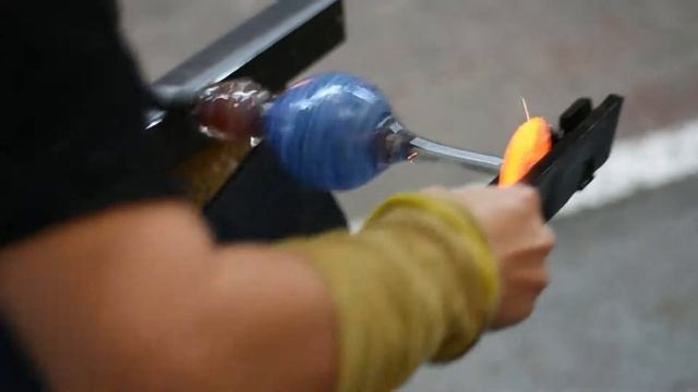 HOW WE MAKE ART GLASS GOBLETS | Bath Aqua Glass смотреть онлайн