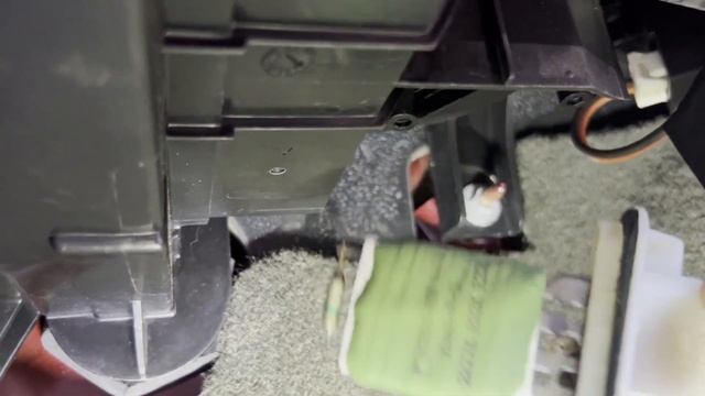 How to Repair / Replace a Blower Motor Resistor on 2004 Chevrolet Colorado / Diagnose Chevy 15-8052 смотреть онлайн
