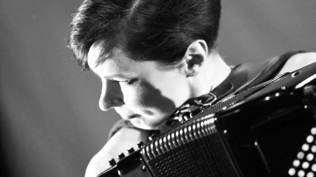 Minna Weurlander/accordion/A. Piazzolla Concerto Aconcagua- l Allegro marcato смотреть онлайн