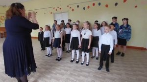 МБОУ СОШ 37. Песня           « Плечом к плечу»