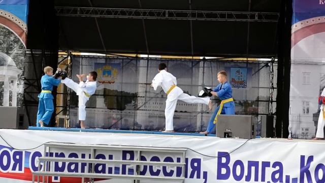 Выступление кудоистов на дне города в Костроме смотреть онлайн