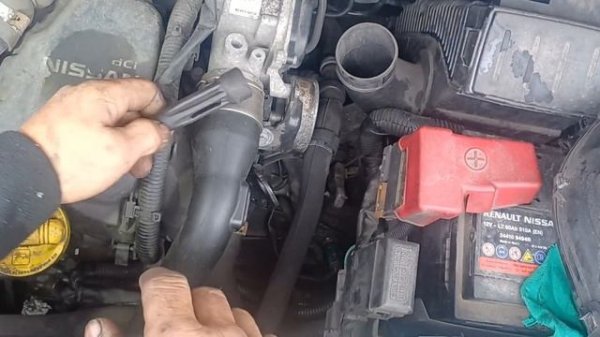 clutch master cylinder installation 161 Nissan nv200