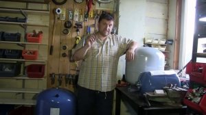 Расширительный бак или гидроаккумулятор.