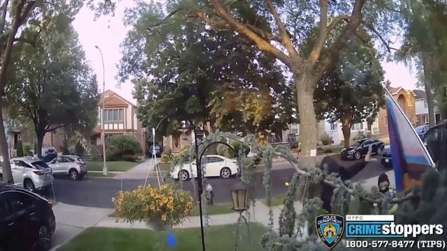 ? В США двоих подростков хотят посадить в тюрьму за то, что они сорвали пид*рский флаг Опаснейших смотреть онлайн