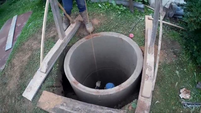 ЛЕХУ ЗАВАЛИЛО В КОЛОДЦЕ .и какой насос поставит в колодец смотреть онлайн