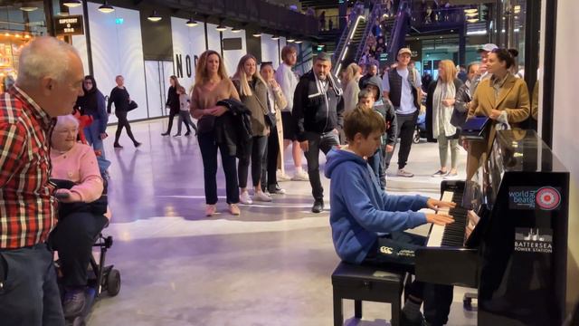 Nuvole Bianche played on the public piano at the newly opened Battersea Power Station смотреть онлайн