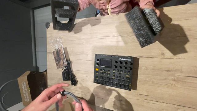 Digitakt unpacking/распаковка смотреть онлайн