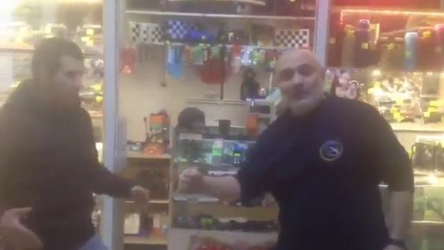 Мишка баклан напрягает пресс (1) смотреть онлайн