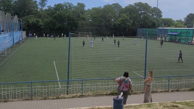 Пальмира10-Черноморец,10(Згура),2 тайм,финал.11 июня.2-0 смотреть онлайн