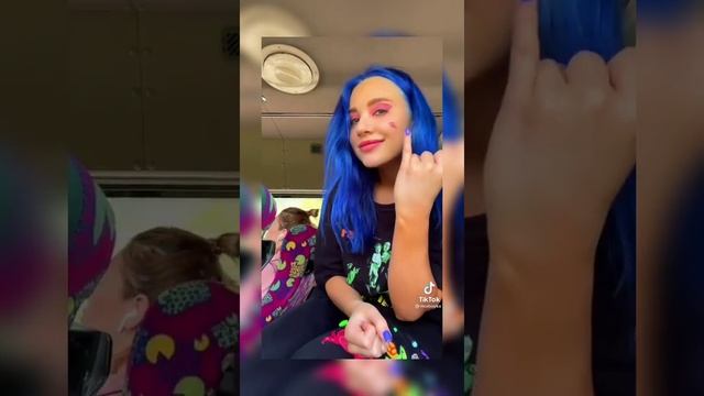 Видео из тик тока и лайка (ВАЛЯ карнавал,мия бойка,милана некрасова и др.) смотреть онлайн