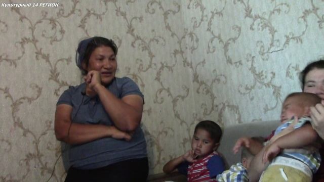 30 ЯИЦ НА ЗАВТРАК, 6 БУЛОК ХЛЕБА. БУДНИ МНОГОДЕТНОЙ МАМЫ С 13 ДЕТЬМИ. ЖИЗНЬ В МНОГОДЕТНОЙ СЕМЬЕ смотреть онлайн