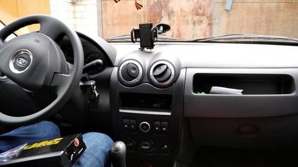 Установка автомагнитолы в Largus