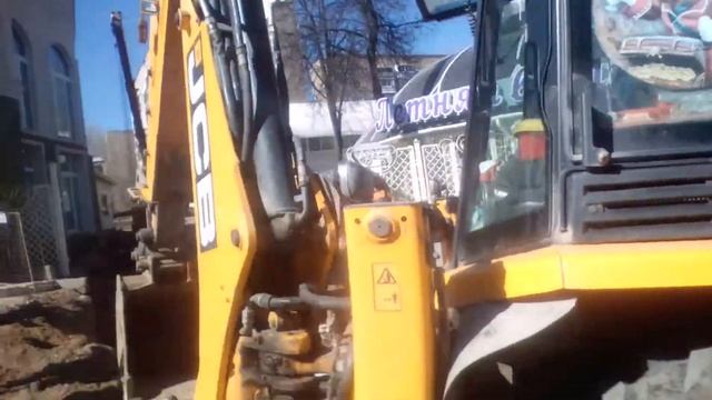 Ижевск. 20.04.2021. Кафе "Летняя веранда" на магистральной теплотрассе. смотреть онлайн