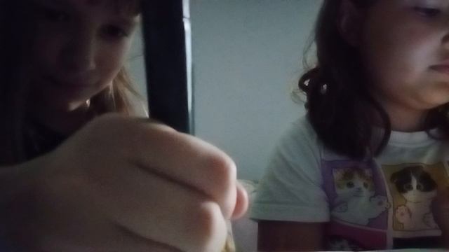 рисуем как хотим . видео посвящается Эмилии. смотреть онлайн