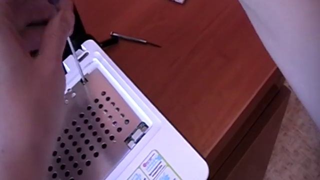 ASUS Eee PC 1101HA чистим кулер, меняем батарейку BIOS смотреть онлайн