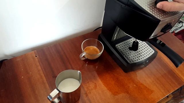 Кофеварка DeLonghi EC 155 - Espresso & Latte (Эспрессо / Латте / обзор) + Эксперт в конце смотреть онлайн