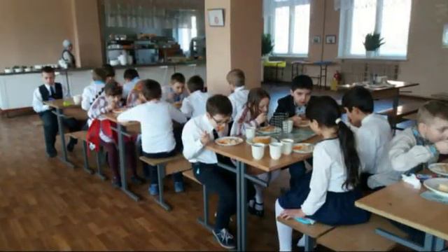 Привітання мам з жіночім святом 8 березня 2021 року учнями 4 класу. смотреть онлайн