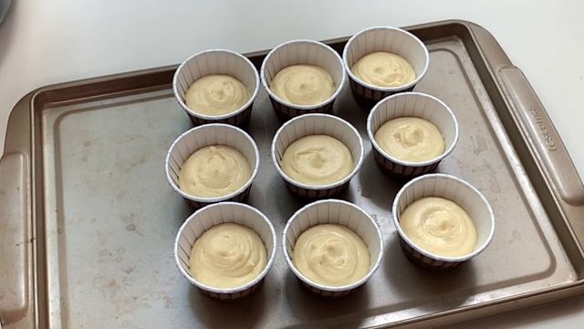 Ванильные капкейки с крем-чизом / простой рецепт смотреть онлайн