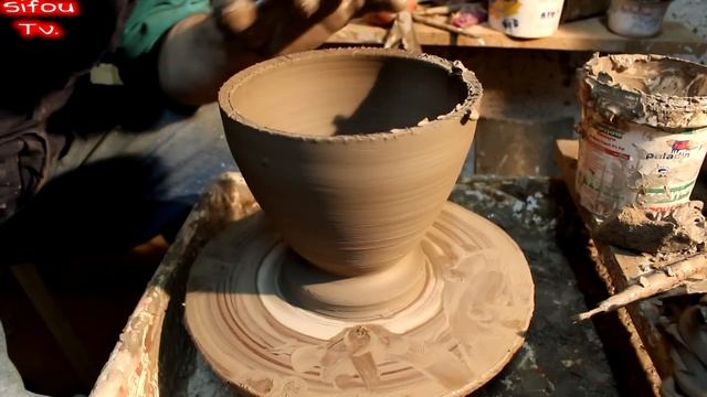 Pottery throwing Amphora - How to Make a Greek Pottery Amphora on the wheel. смотреть онлайн