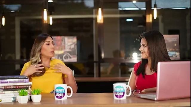 Líder invitada de hoy: Georgina Zaconeta, tiene su propia Escuela de Maquillaje. смотреть онлайн