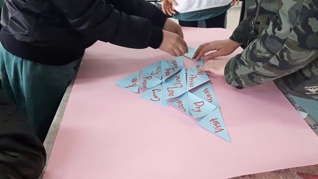 We played game about "regular and irregular" verbs смотреть онлайн