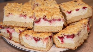 Пирог песочный с творогом и клубникой