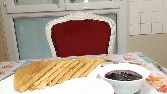 СЕГОДНЯ БЛИНЧИКИ К СТОЛУ.. je fais des crêpes смотреть онлайн