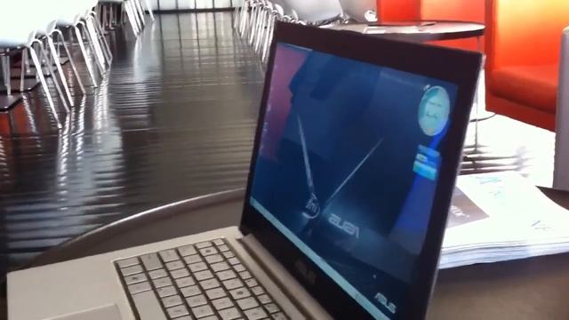 ASUS Zenbook™ - Sneak Preview [www.ruadebaixo.com] смотреть онлайн