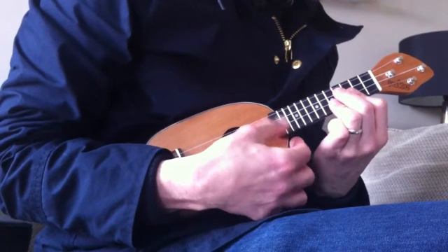 Moon River on iUke/Ukulele смотреть онлайн
