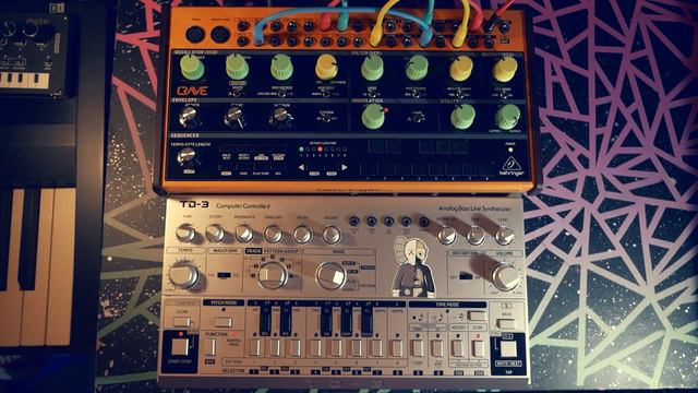 Behringer TD-3 // Behringer Crave - Mid Tempo Acid смотреть онлайн