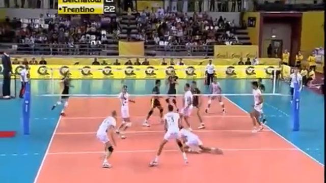 2009 - Mundial de Clubes Qatar Belchatov Vs Trento do Oposto Vissotto e do Levantador Rapha. смотреть онлайн