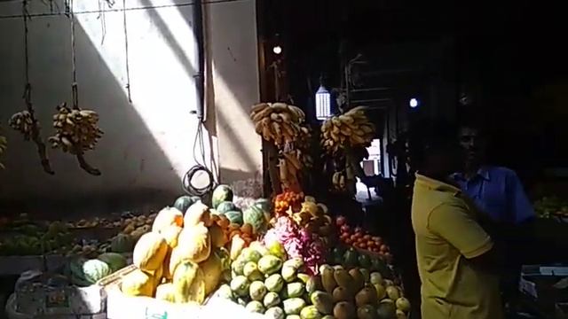 Шри-Ланка. Краткий обзор фруктово-овощного рынка в центре Хиккадува.
