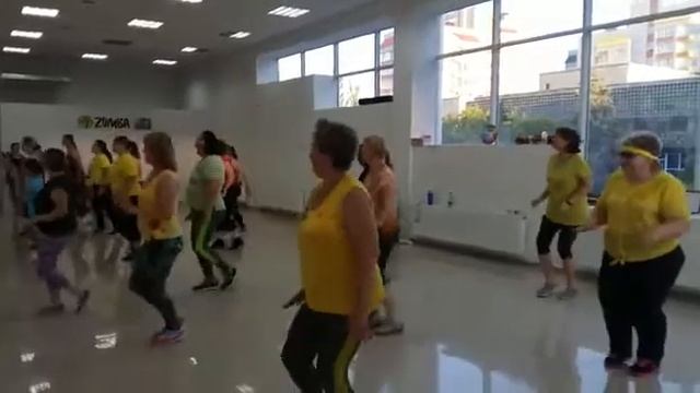 Студия TresFit. Баттл ZUMBA Gold & ZUMBA fitness! смотреть онлайн